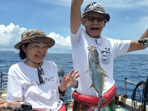 釣りのポイントへ出港